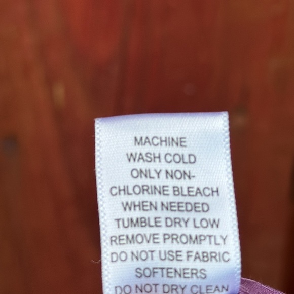 Banana Republic Elegant Purple Women's Button Down Shirt Size 6 Stretch - Picture 12 of 12